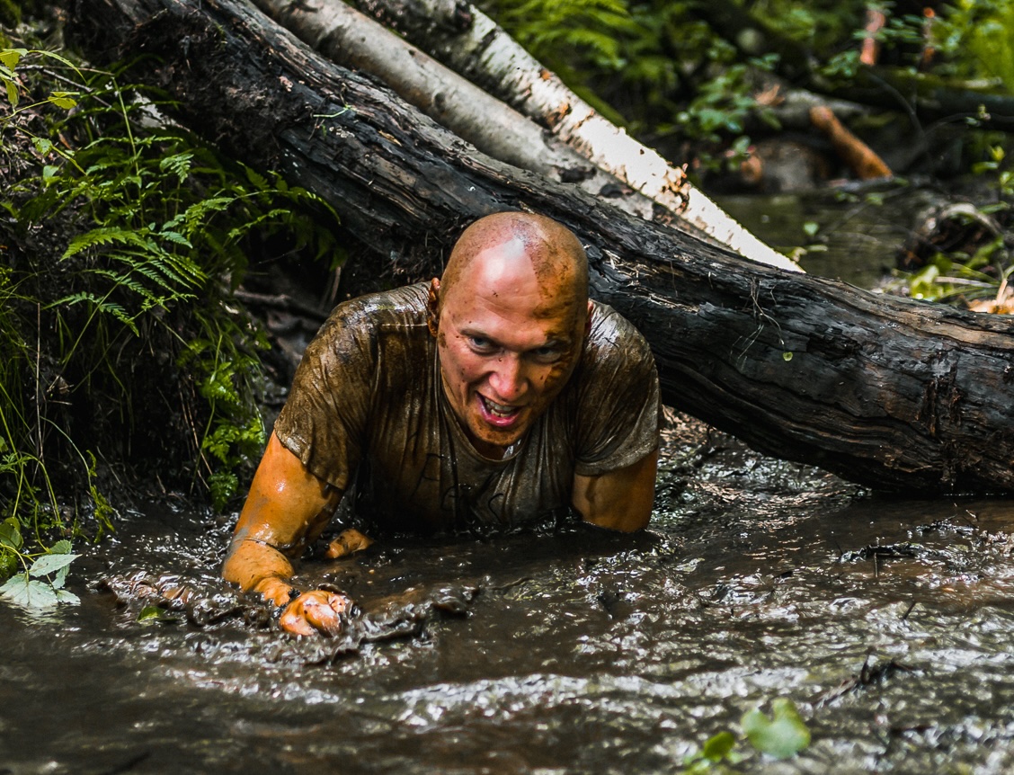 Egils at an obstacle race